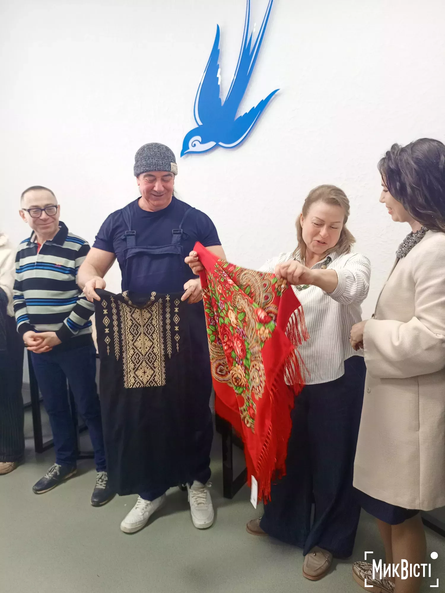 Шотландський художник проводить у Миколаєві арт-терапевтичні майстер-класи з живопису, фото Галина Сеннікова, НикВести