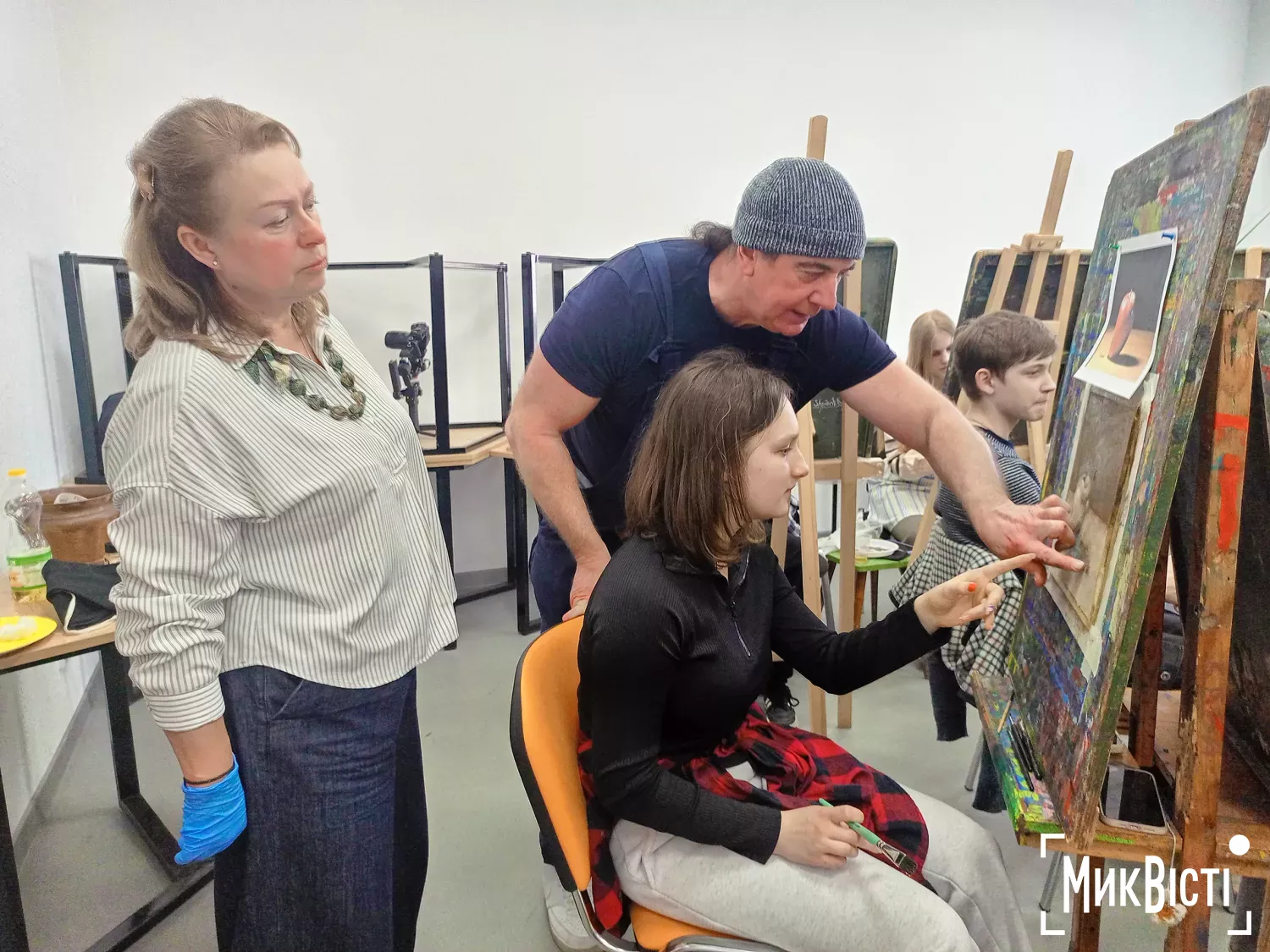 Шотландський художник проводить у Миколаєві арт-терапевтичні майстер-класи з живопису, фото Галина Сеннікова, НикВести