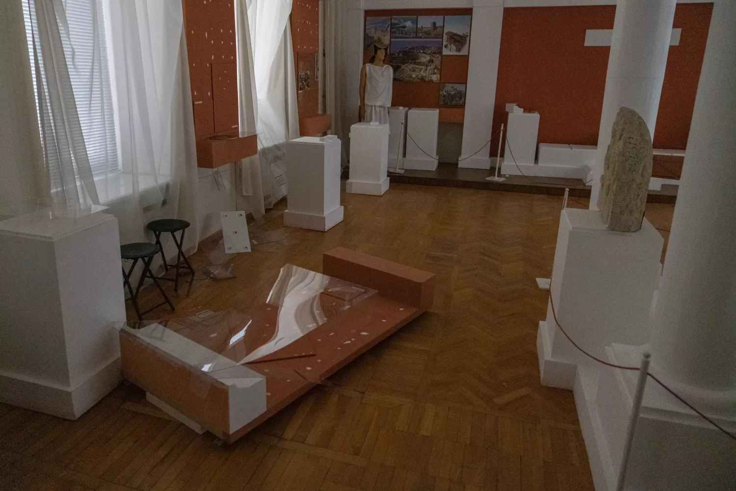 Пограбування Херсонського музею: фото Бабель