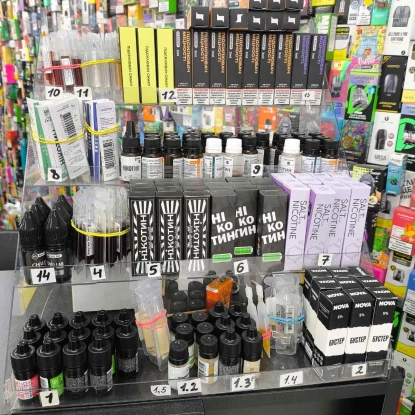 У Миколаєві незаконно продавали електроні сигарети. Фото: ДПС у Миколаївській області