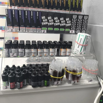 У Миколаєві незаконно продавали електроні сигарети. Фото: ДПС у Миколаївській області