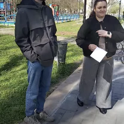 Обговорення плану щодо висадки нових дерев на Флотському бульварі за участі представників екоінспекції, КП «Парки», головного архітектора Миколаєва Євгена Полякова. Скриншот з відео Дмитра Рябченка