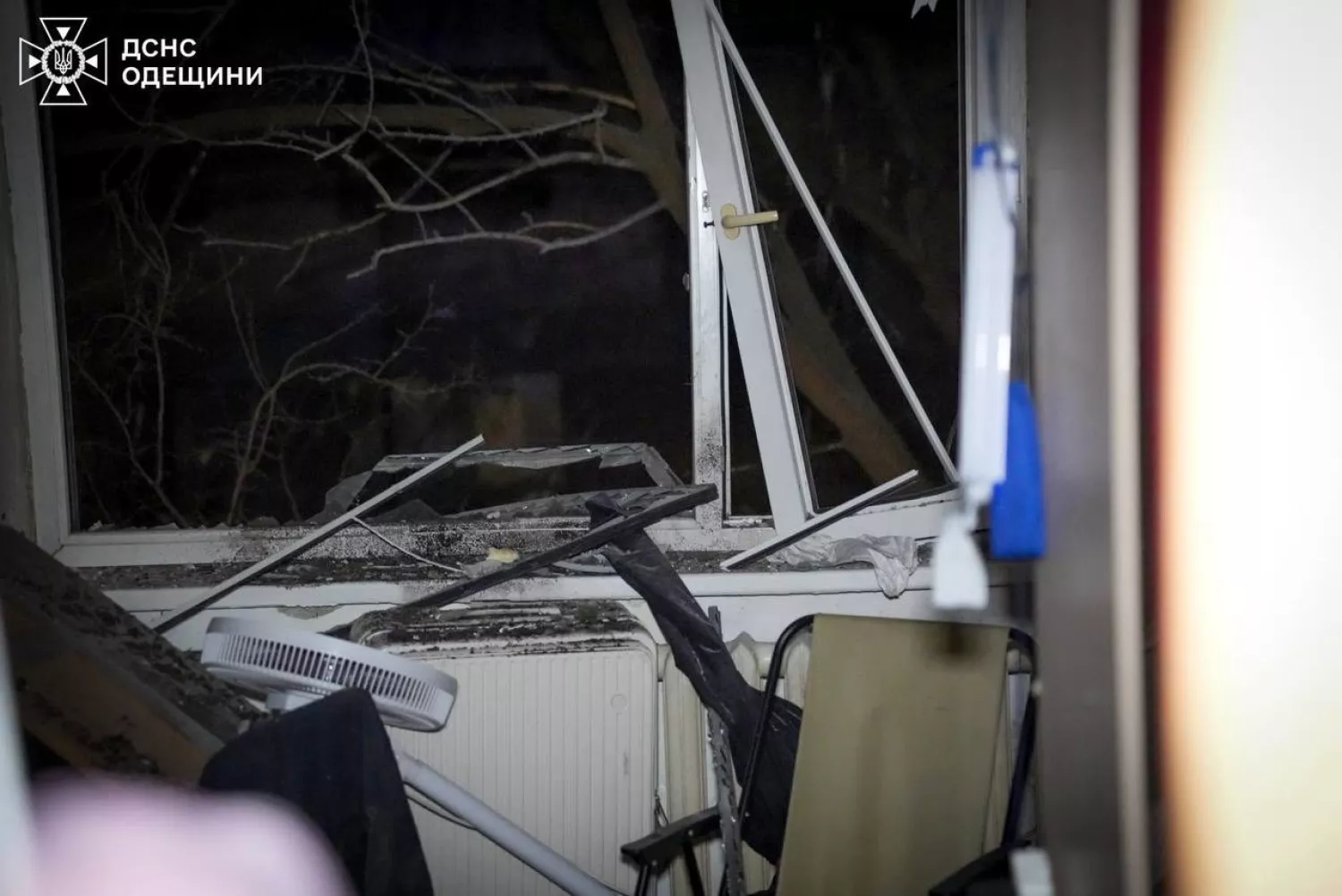 Наслідки обстрілу Одеси 16 квітня. Фото: ДСНС