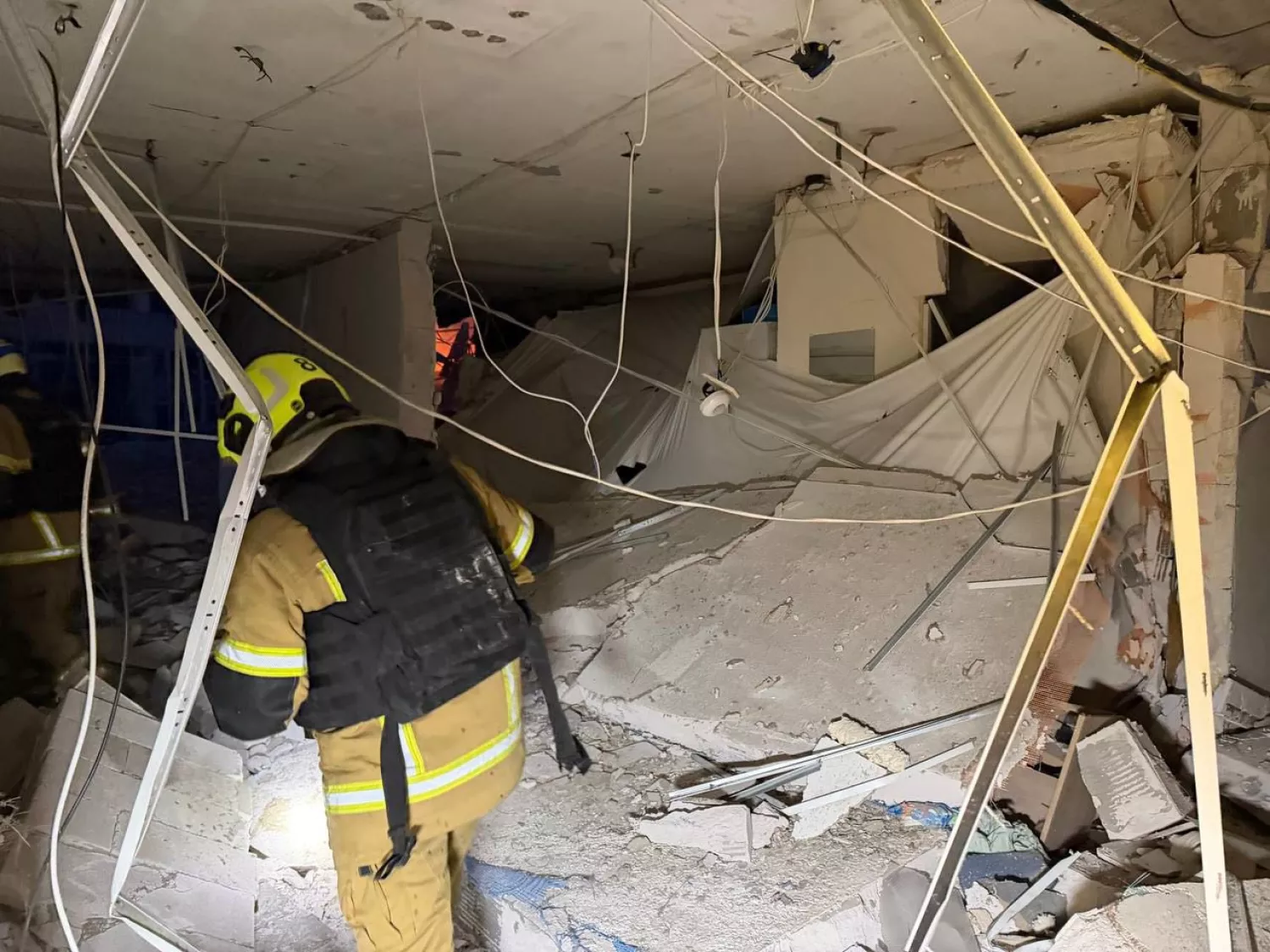 Наслідки обстрілу Одеси 16 квітня. Фото: ОВА