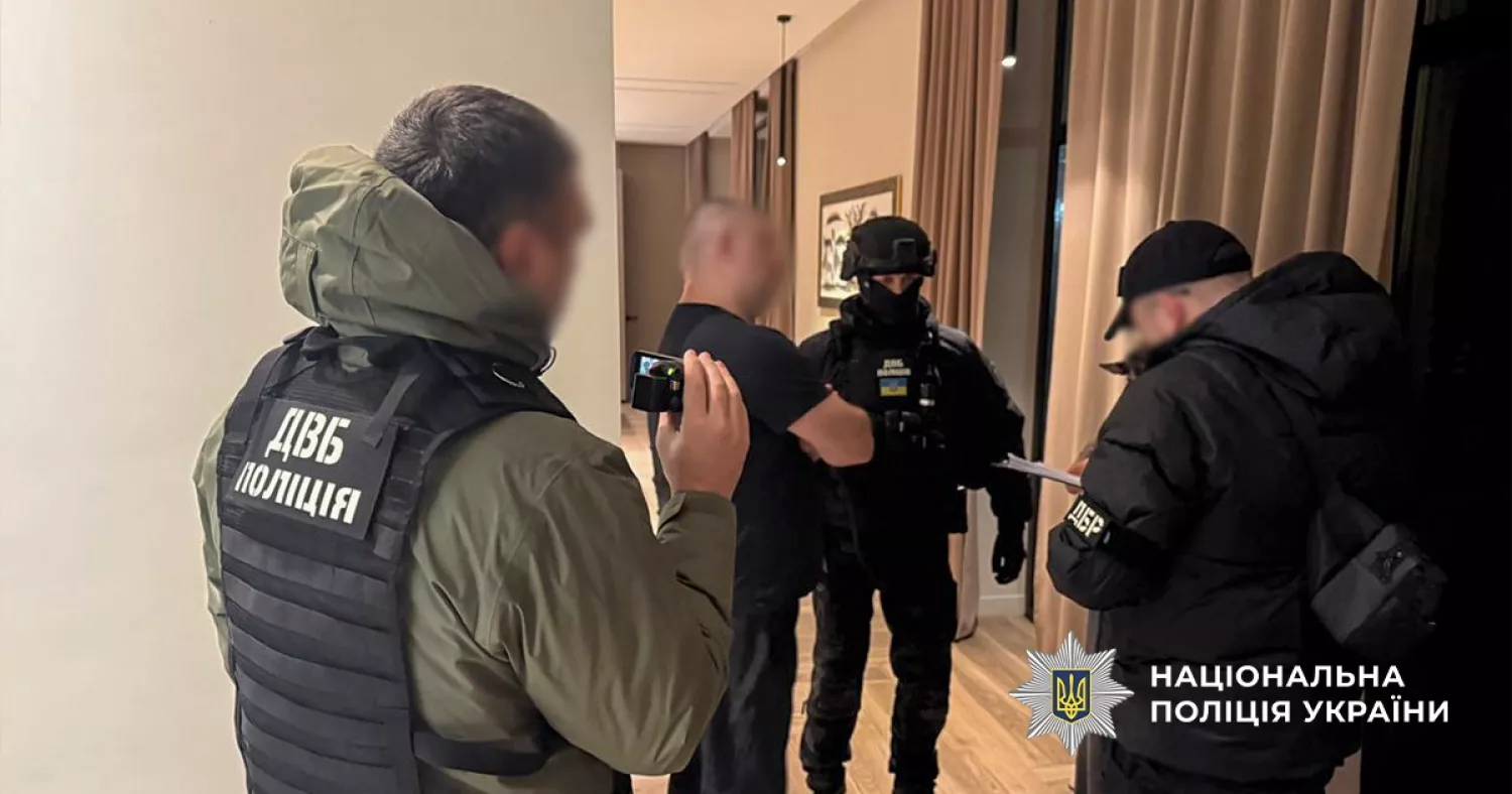 В Ужгороді провоохоронці затримали учасника кібер угруповання: фото Національної Поліції України