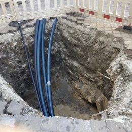 В Одесі під Дерибасівською під час ремонту знайшли старовинний кам’яний міст. Фото: Південний кур’єр