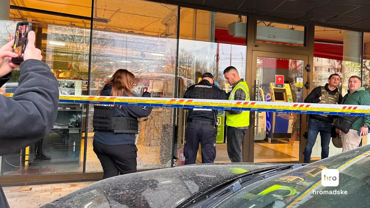 Супермаркет, у якому стрілець тримав заручників. Фото: Інна Виговська / hromadske
