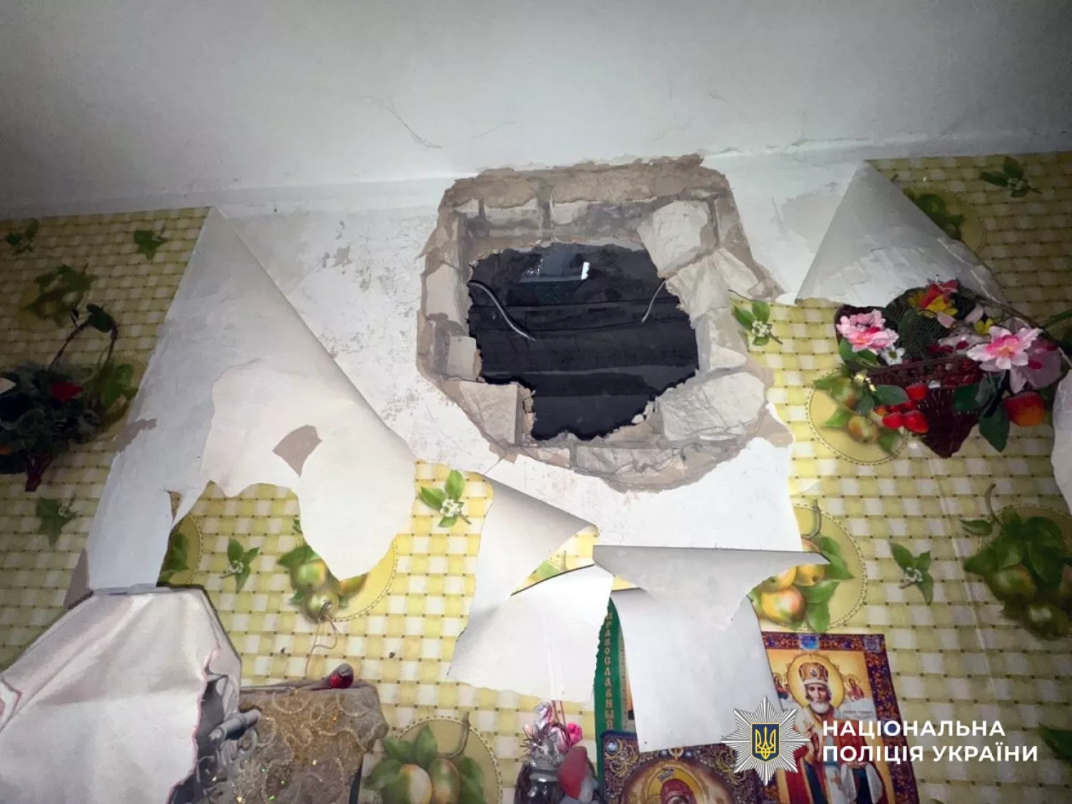 Наслдіки обстрілу Херсонщини. Фото: Нацполіція