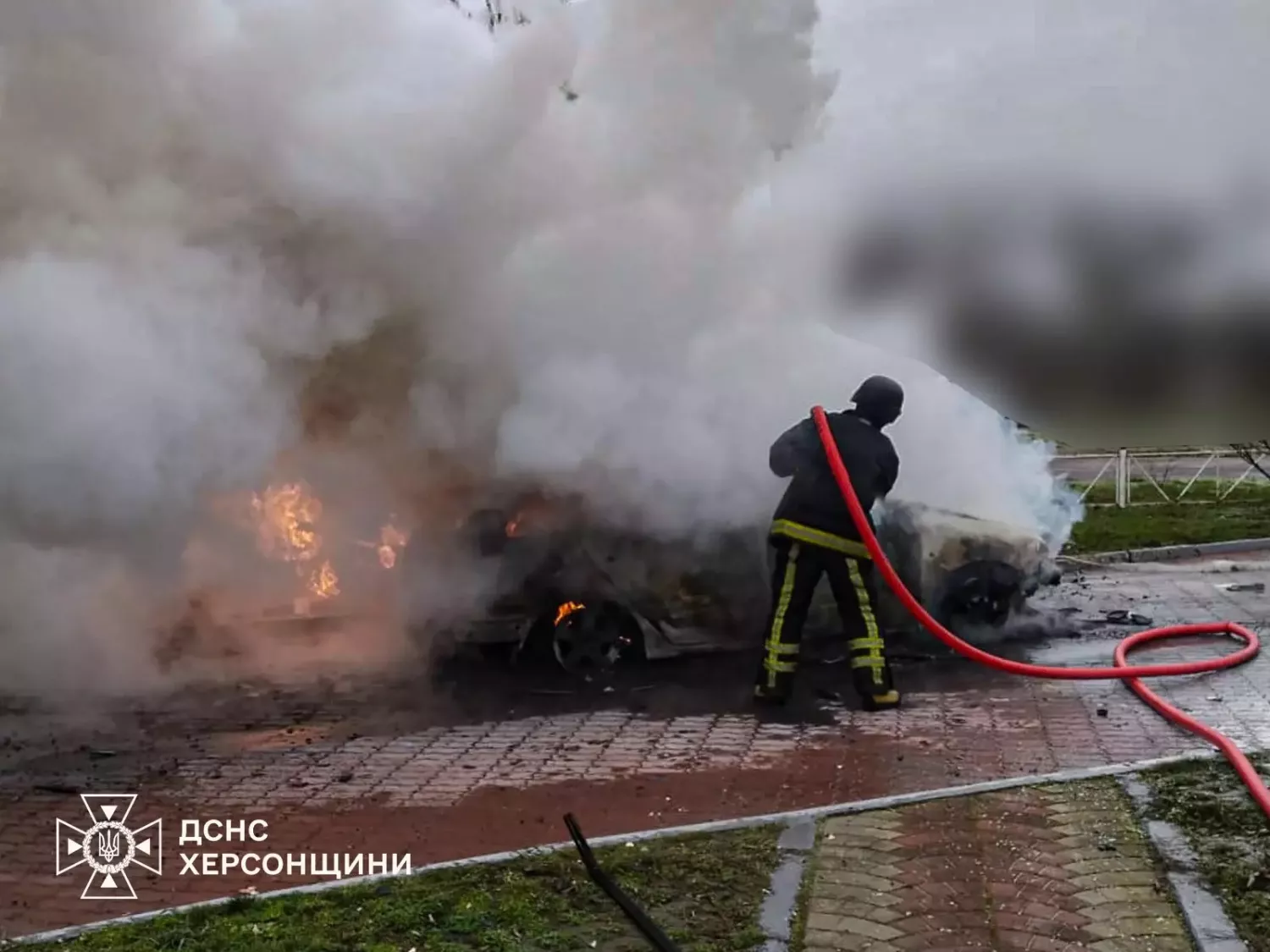 Росіяни атакують Херсон дронами. Ілюстративне фото: ДСНС