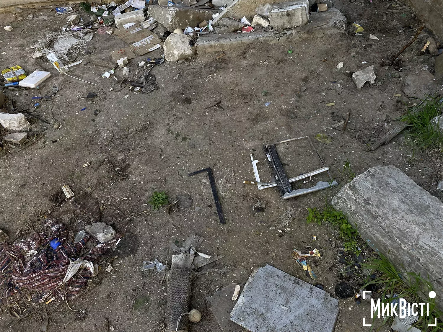 Закинута багатоповерхівка, фото НикВести