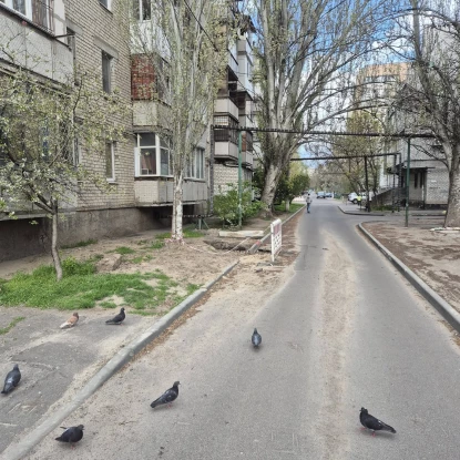 Асфальтне покриття не відновили після ремонту на Севастопільській. Фото: Олексій Бичковський