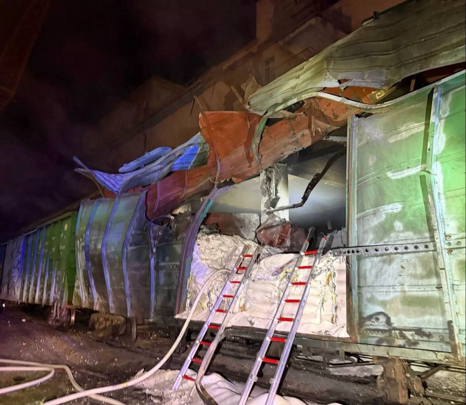 Росія вдарила по порту на Одещині. Фото: ОВА