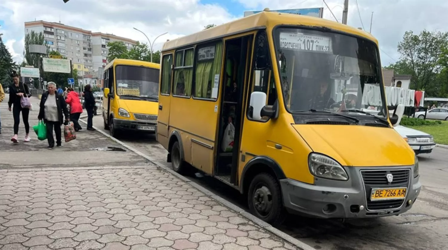 Транспорт у Первомайську. Фото: Гард.City