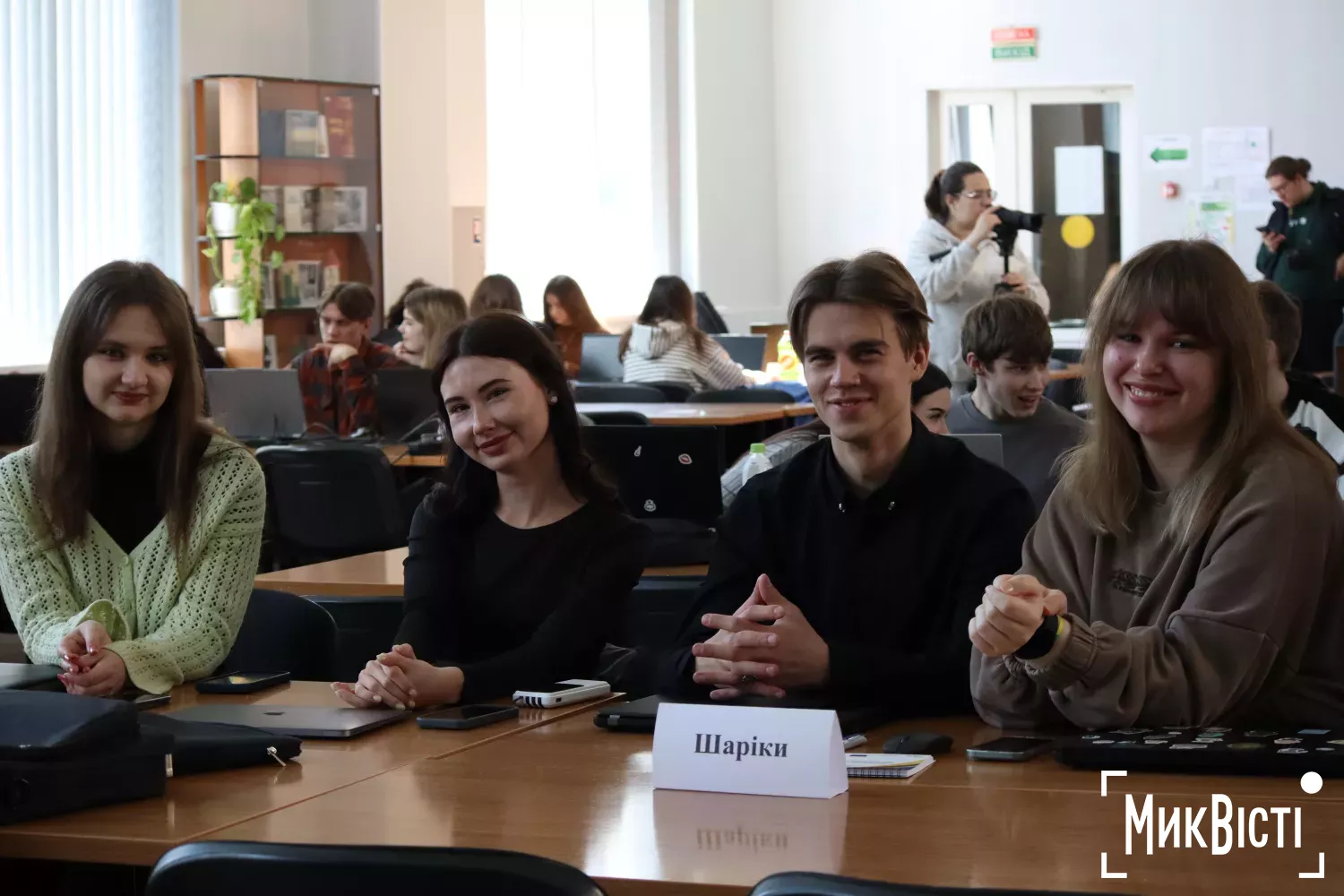 Перший проректор миколаївської Могилянки Юрій Котляр та заступник начальника Миколаївської ОВА з питань цифровізації В’ячеслав Базаренко. Фото: МикВісті