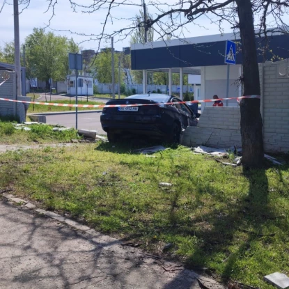 ДТП біля лікарні у Корабельному районі. Фото: МикВісті