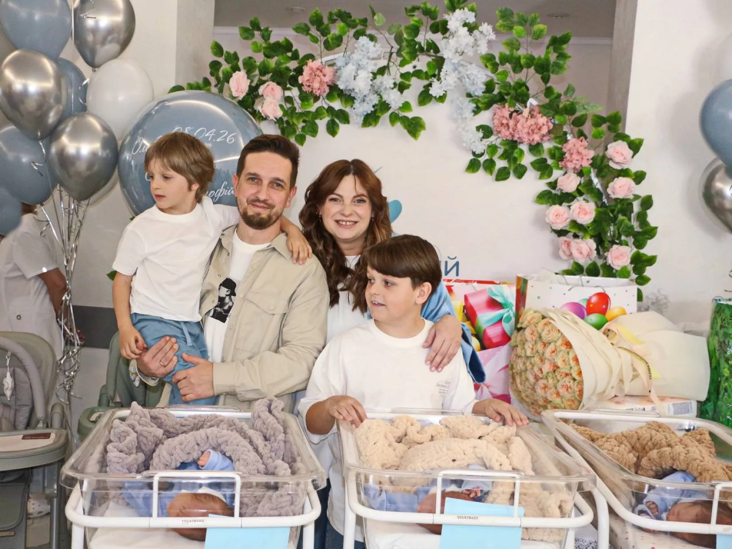 В Одесі з пологового будинку виписали трійню, яку врятували після атаки дрона. Фото: Одеська міська рада