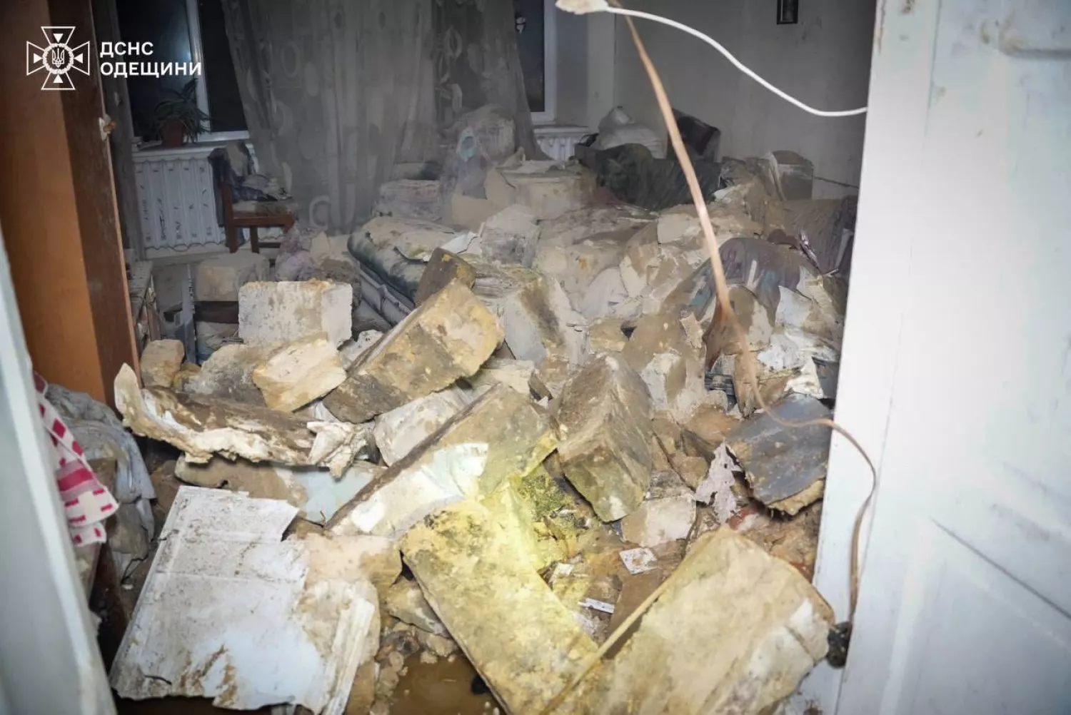 Наслідки обстрілу Одеси 24 квітня. Фото: ДСНС