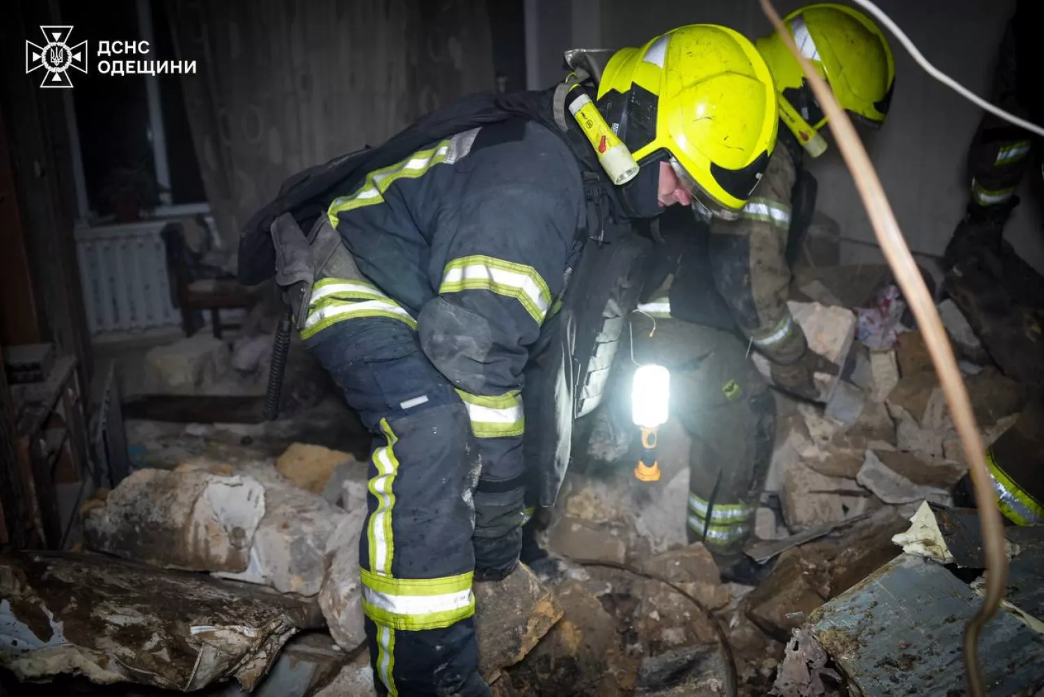 Наслідки обстрілу Одеси 24 квітня. Фото: ДСНС