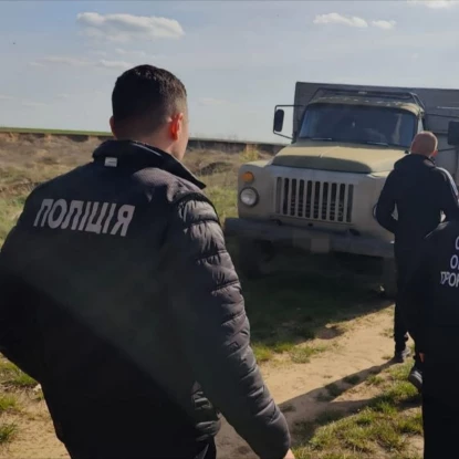 На Одещині 8 людей підозрюють у незаконному видобутку піску. Фото: Прокуратура Одеської області