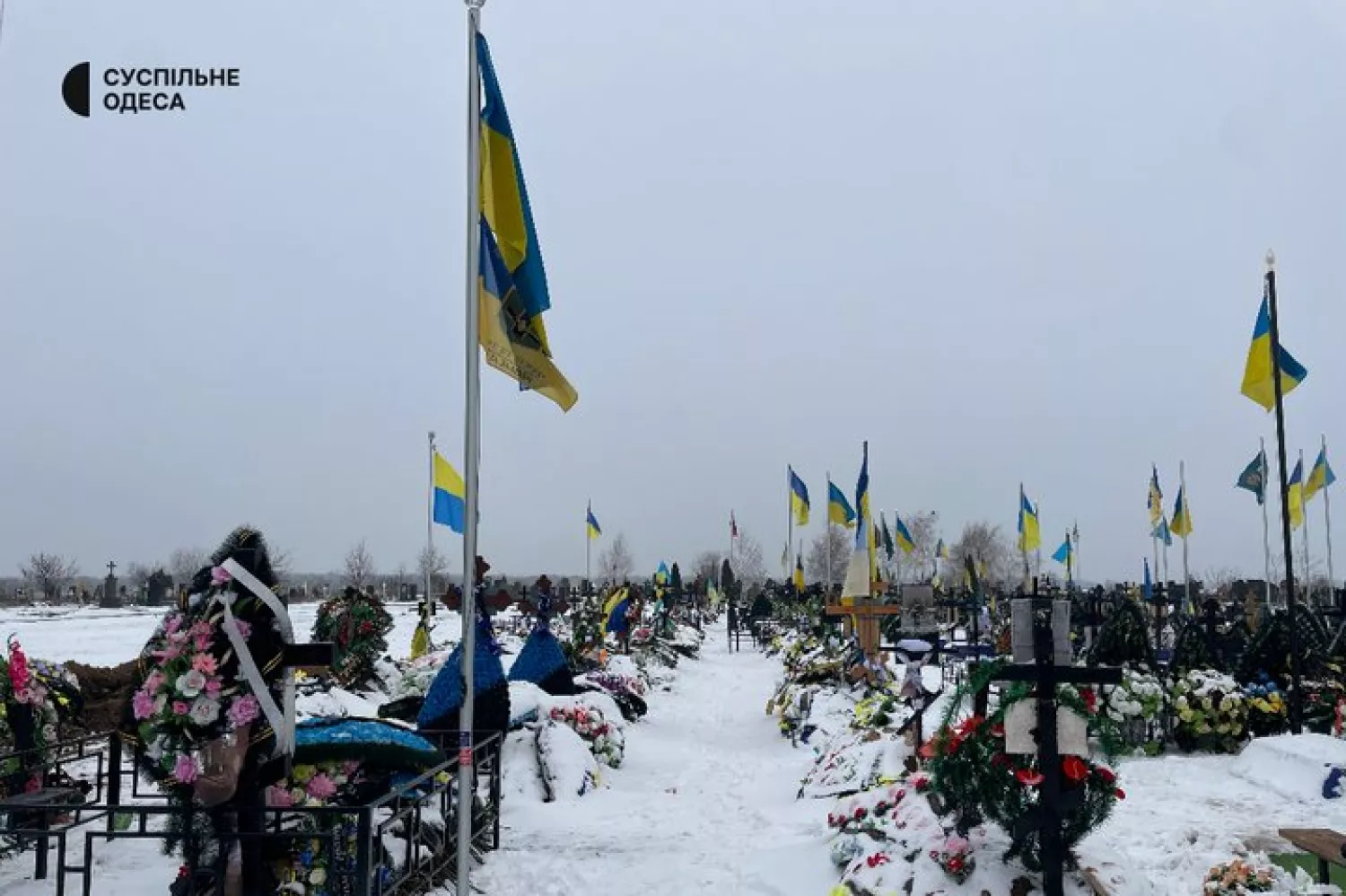 Могили військових на кладовищі в Одесі. Ілюстративне фото: Суспільне