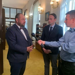 В Угорщині відкрили виставку про знищену культурну спадщину. Фото: Консульство України в Ніредьгазі