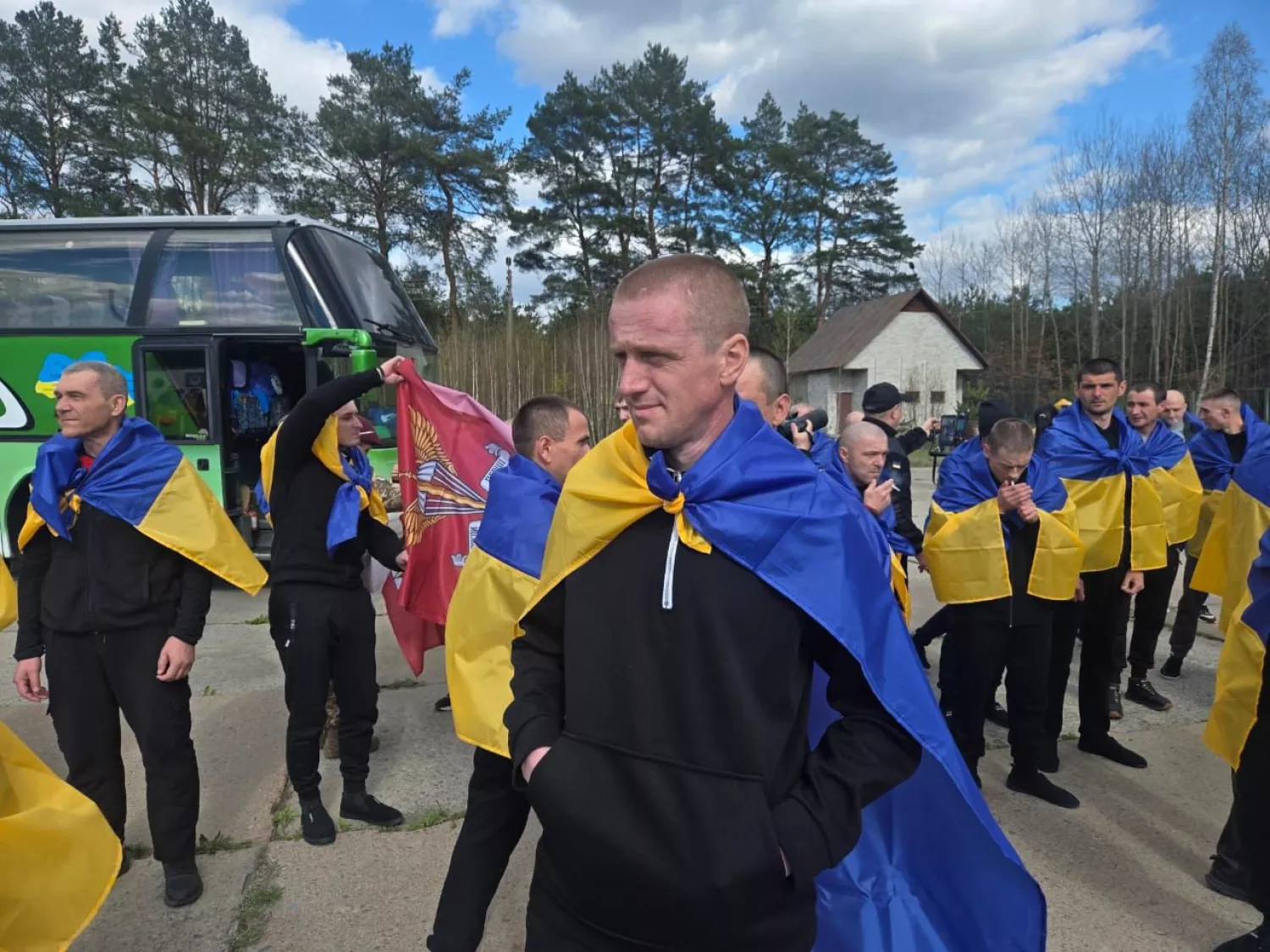 193 українські захисники повернулися з російського полону. Фото: Офіс президента