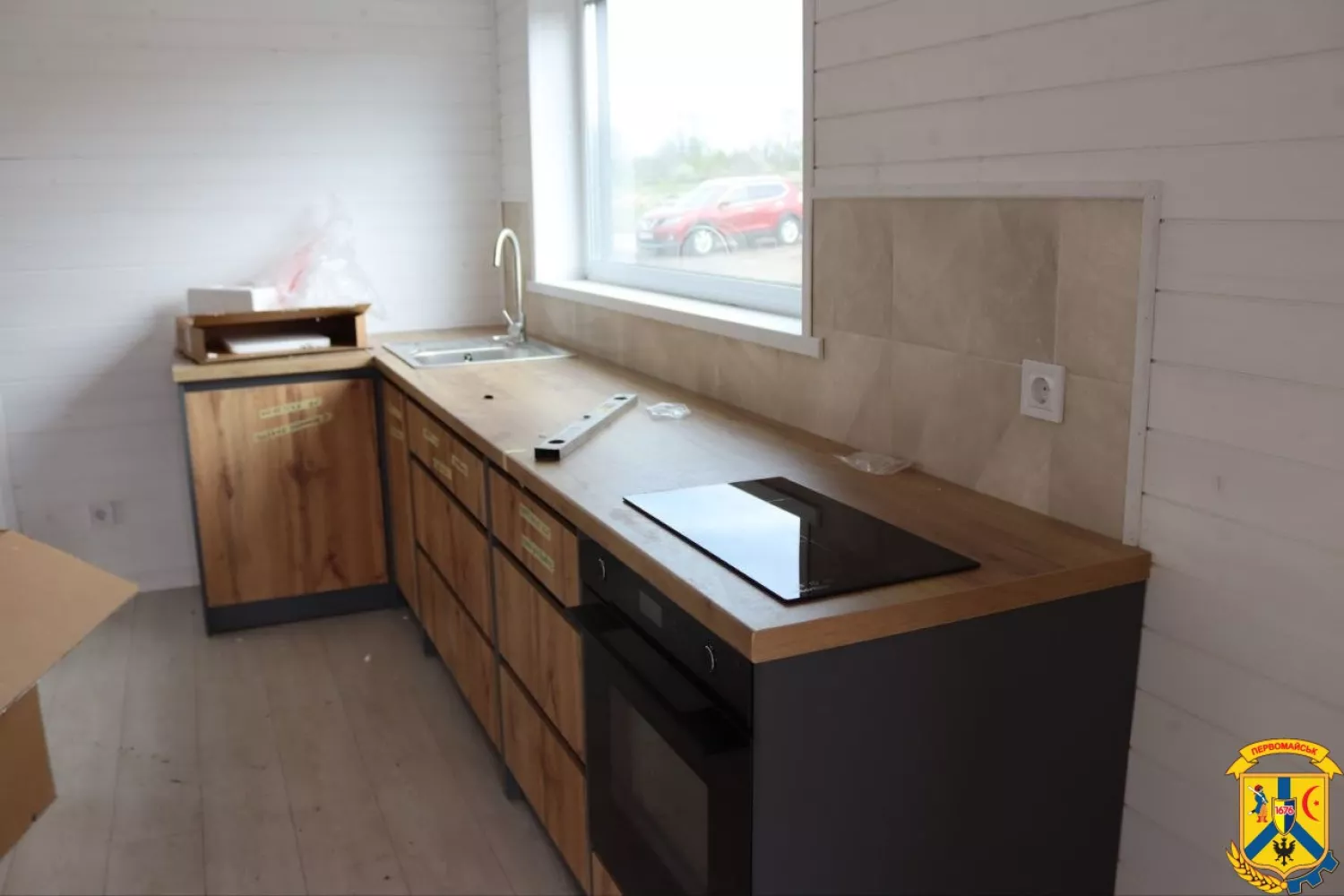 У Первомайську встановили перші модульні будинки для переселенців. Фото: Первомайська міська рада