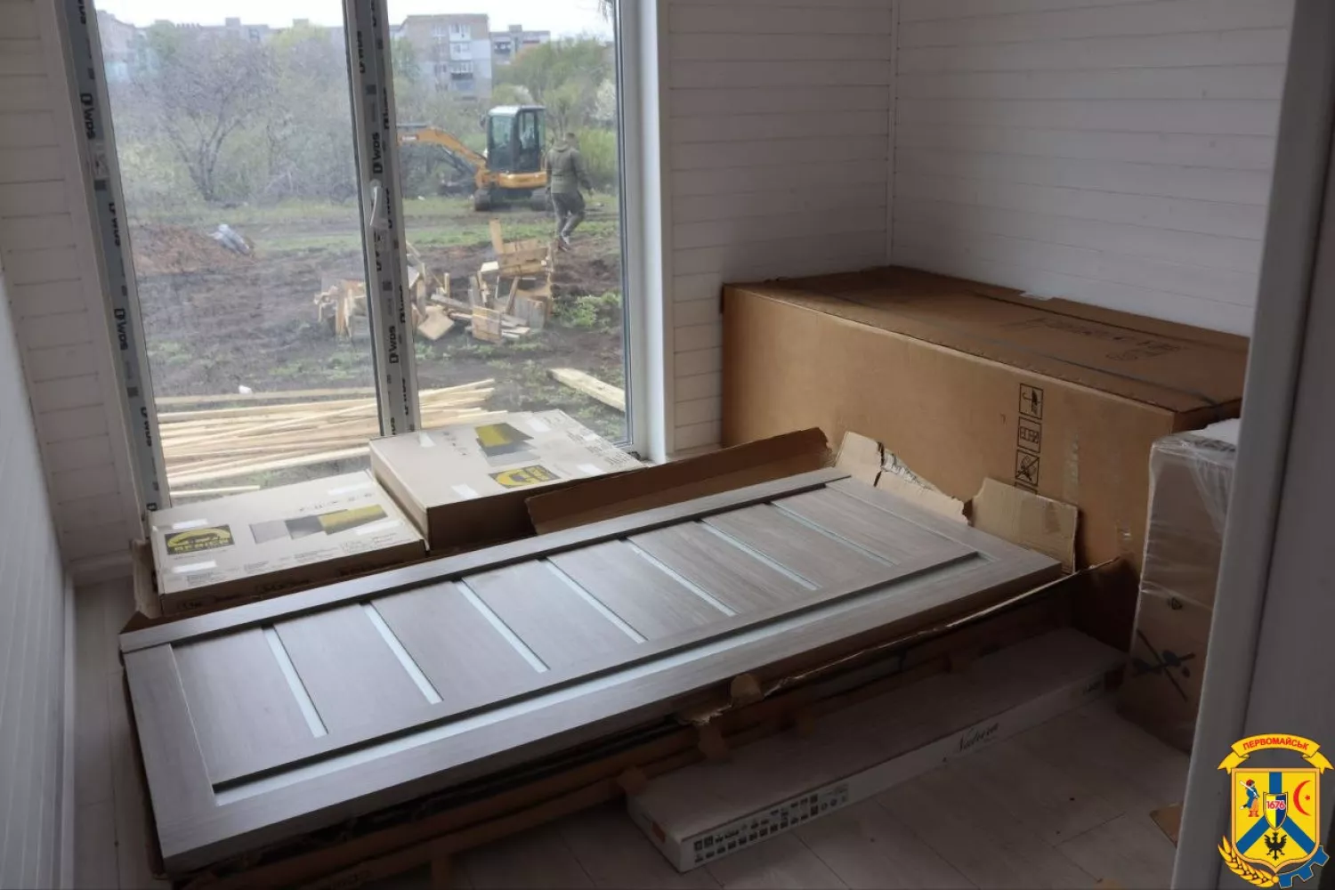 У Первомайську встановили перші модульні будинки для переселенців. Фото: Первомайська міська рада