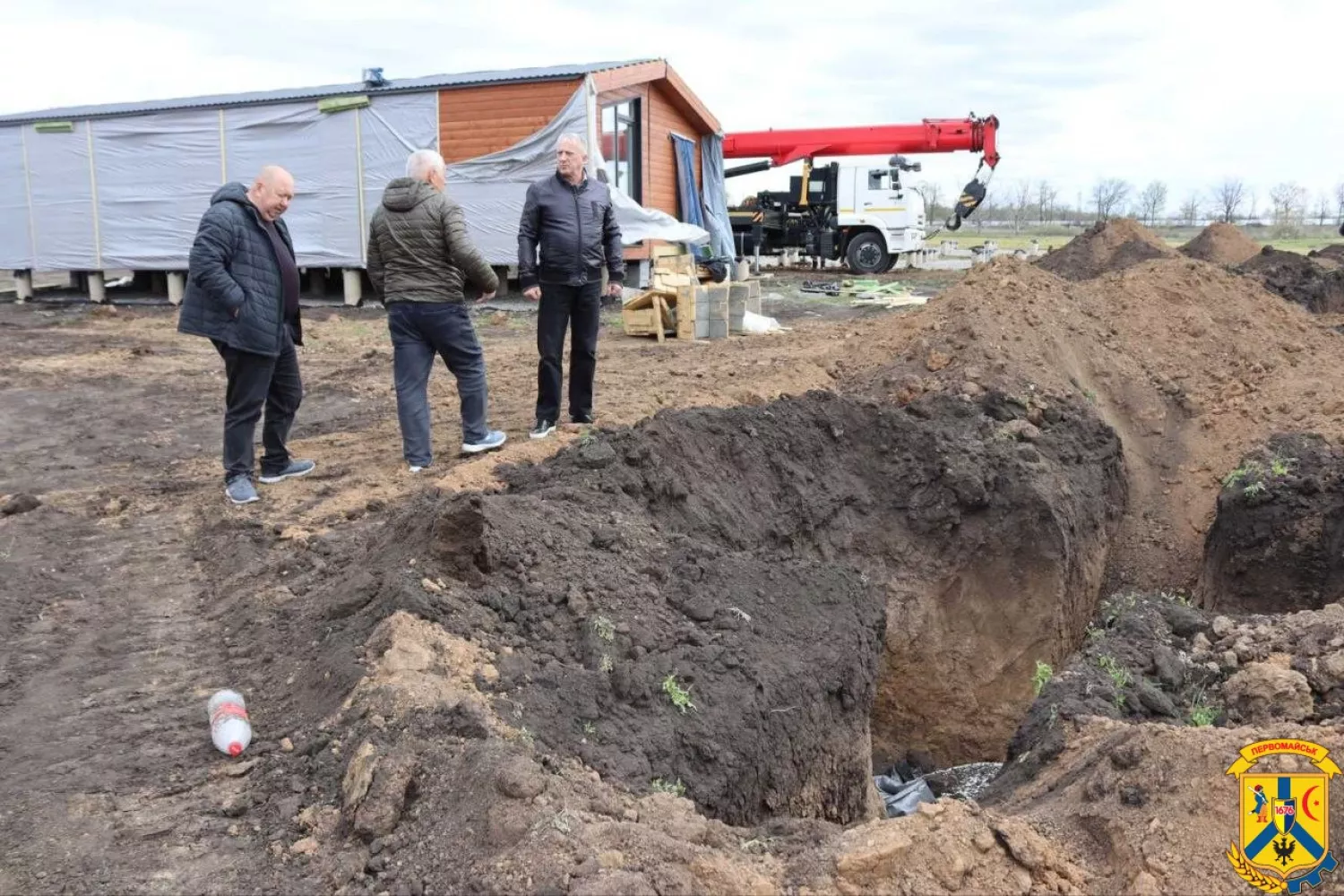 У Первомайську встановили перші модульні будинки для переселенців. Фото: Первомайська міська рада