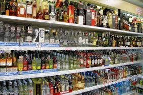 На Тернопільщині радять не продавати алкоголь уночі на заправках. Ілюстративне фото: Kamila Kubat