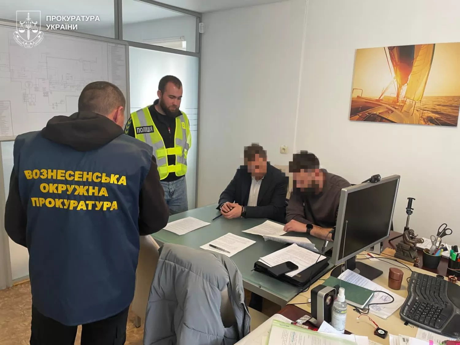 У Південноукраїнську посадовців та підприємця підозрюють у розкраданні майже 7 мільйонів, фото Миколаївської обласної прокуратури