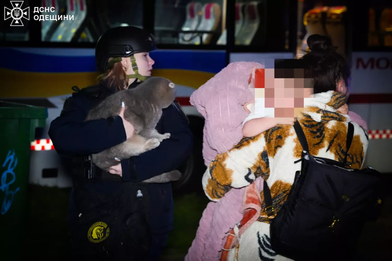 Наслідки обстрілу Одеси 30 квітня. Фото: ДСНС