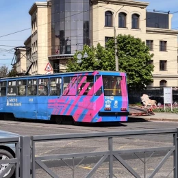 Через ДТП біля City Center рух трамваю №3 частково заблокований. Фото: НикВести