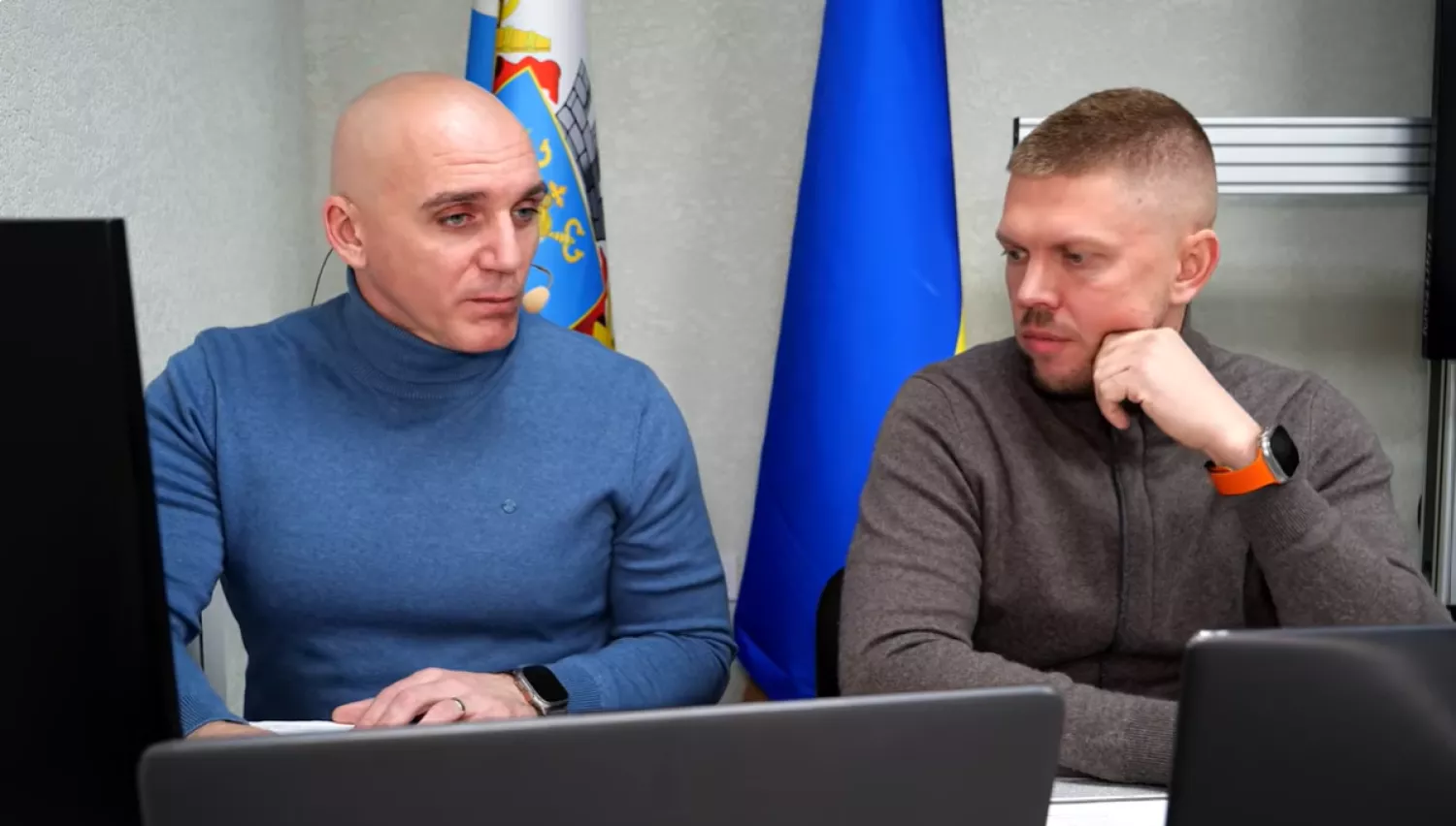 Мер Миколаєва Олександр Сєнкевич та секретар міськради Дмитро Фалько. Скриншот з трансляції сесії