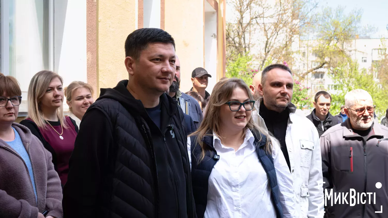 Відкриття школи у будівлі абмулаторії в селі Заводське. Фото: НикВести