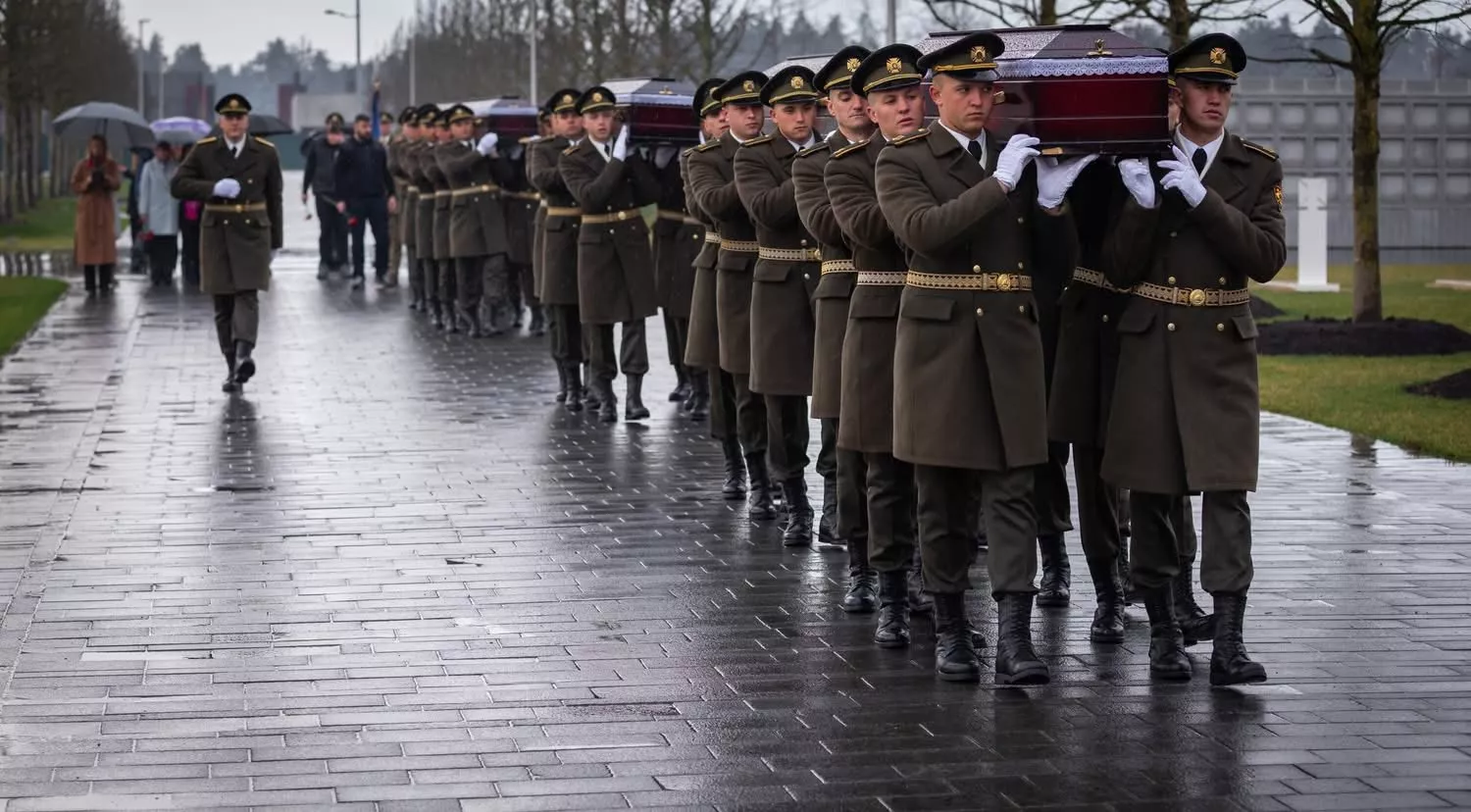 У Києві поховали п’ятьох неідентифікованих миколаївських військових. Фото з фейсбук-сторінки Миколаївської ОВА