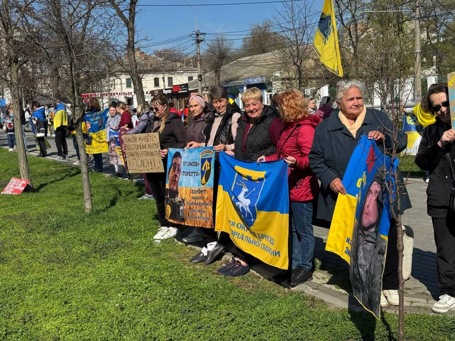 Миколаївці 5 квітня вийшли на акцію-нагадування про військовополонених. Фото: Олександр Сєнкевич