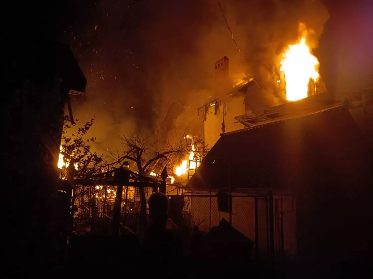 Наслідки обстрілу Одеси 6 квітня. Фото: МВА