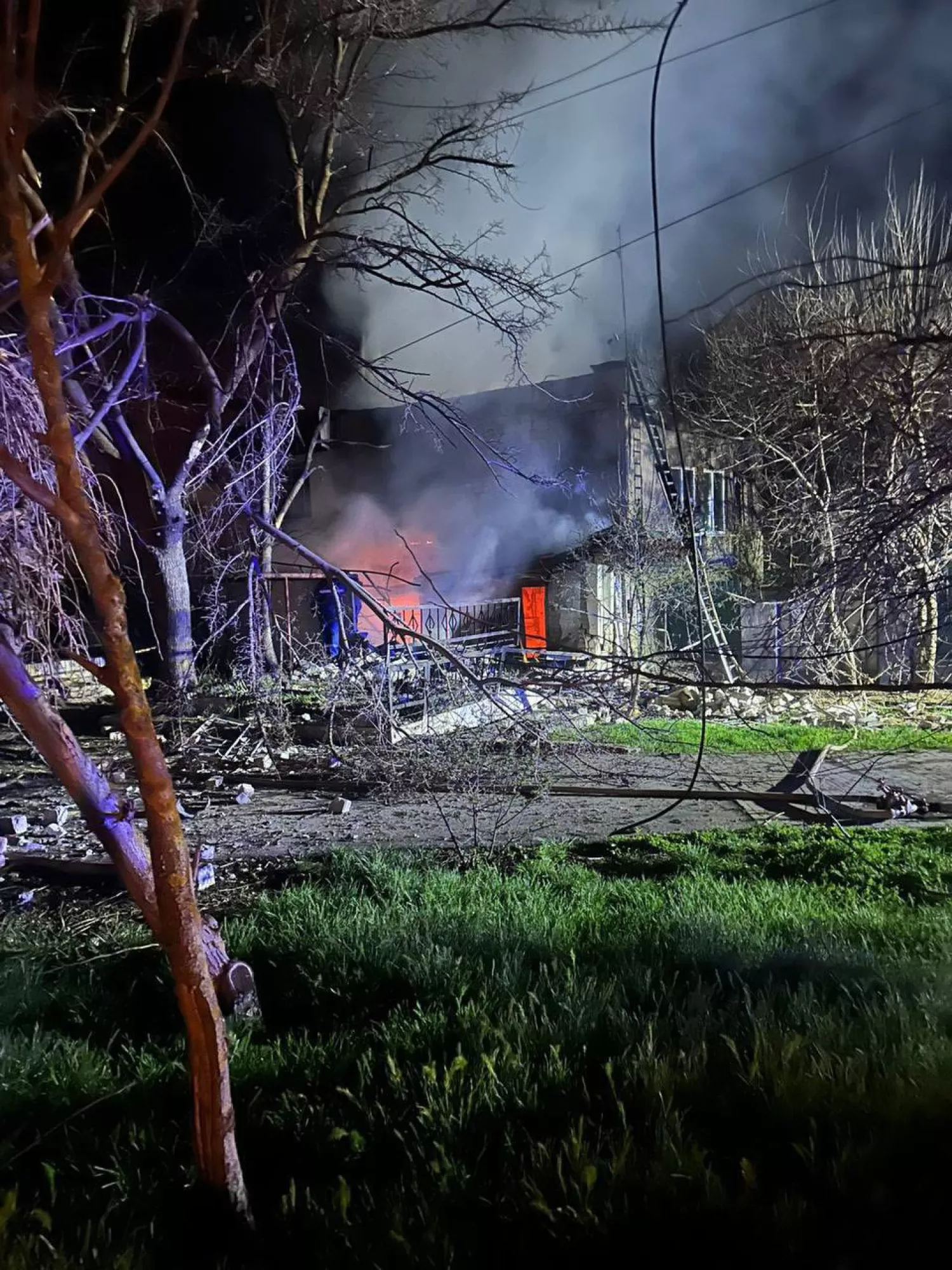 Наслідки обстрілу Одеси 6 квітня. Фото: МВА