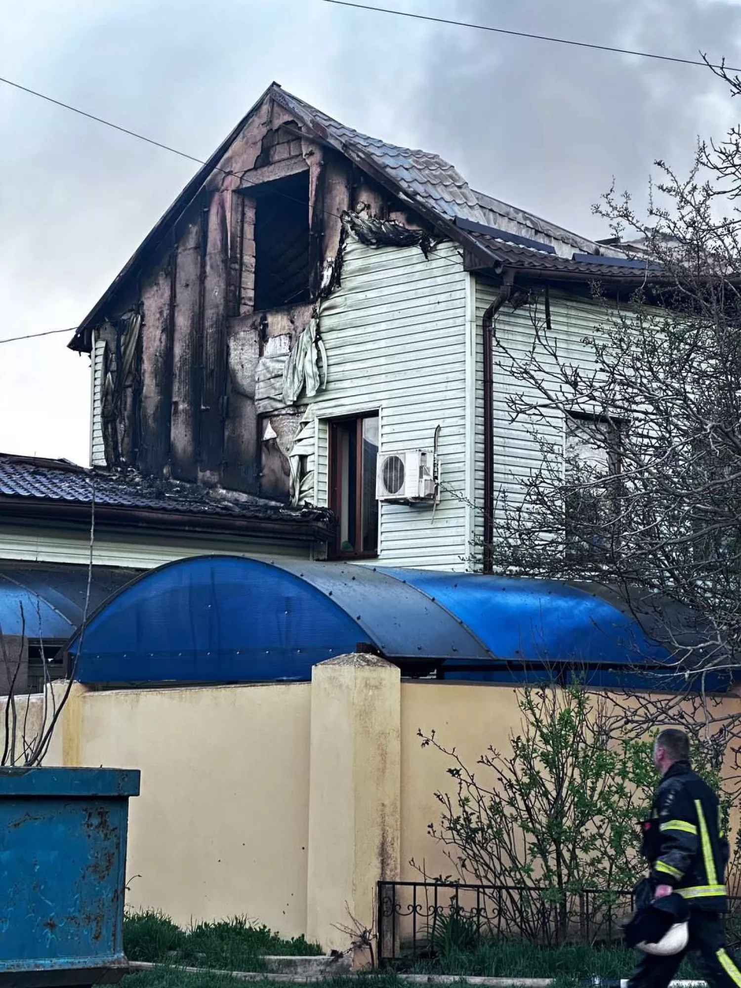 Наслідки обстрілу Одеси 6 квітня. Фото: ОВА