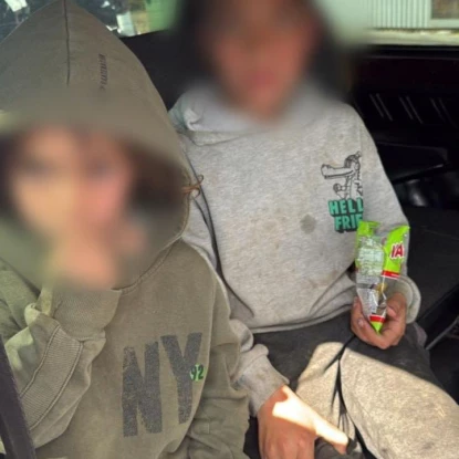 Матір намагалась здати власних дітей в оренду для жебракування на Закарпатті: фото Національної Поліції