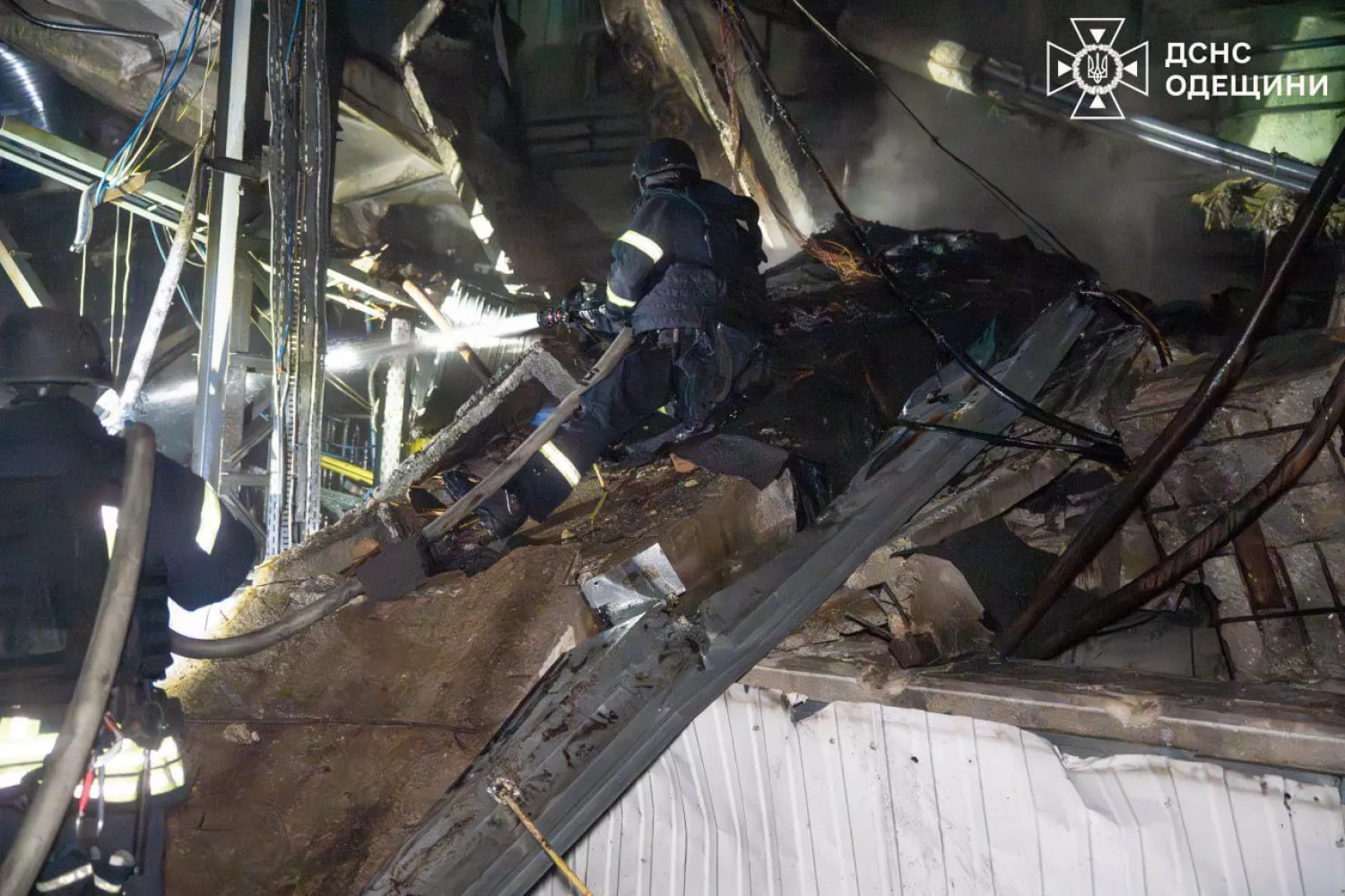 Наслідки обстрілу Одещини. Фото: ДСНС, для ілюстрації