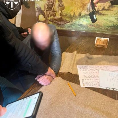 Затримання посадовця на Хмельниччині: фото Прокуратури України