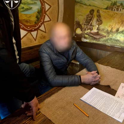 Затримання посадовця на Хмельниччині: фото Прокуратури України
