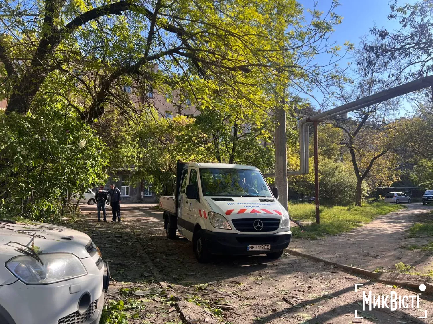 Наслідки атаки безпілотників на центр Миколаєва. Фото: NikVesti