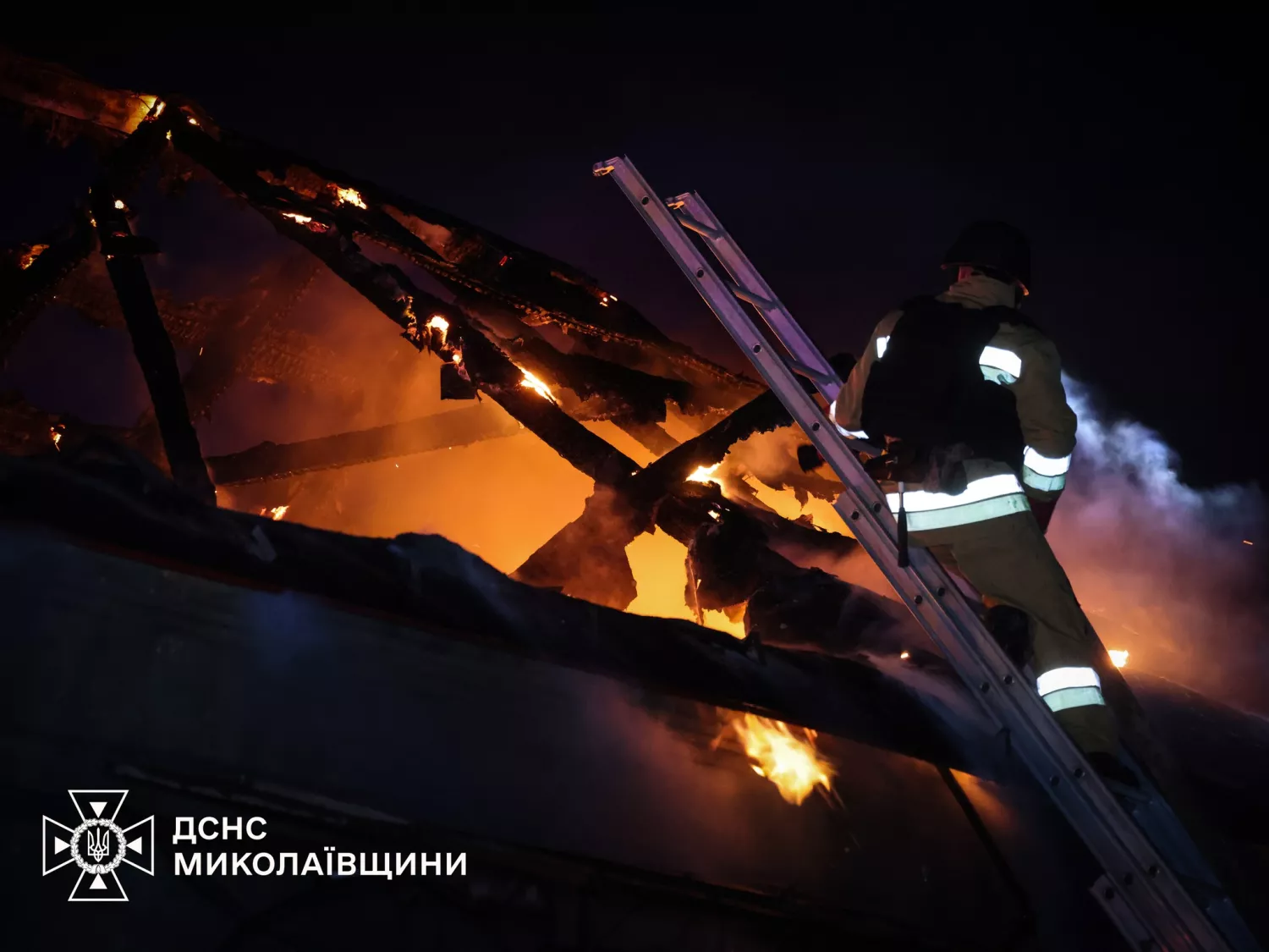 Наслідки обстрілу Миколаєва, фото Головного управління ДСНС