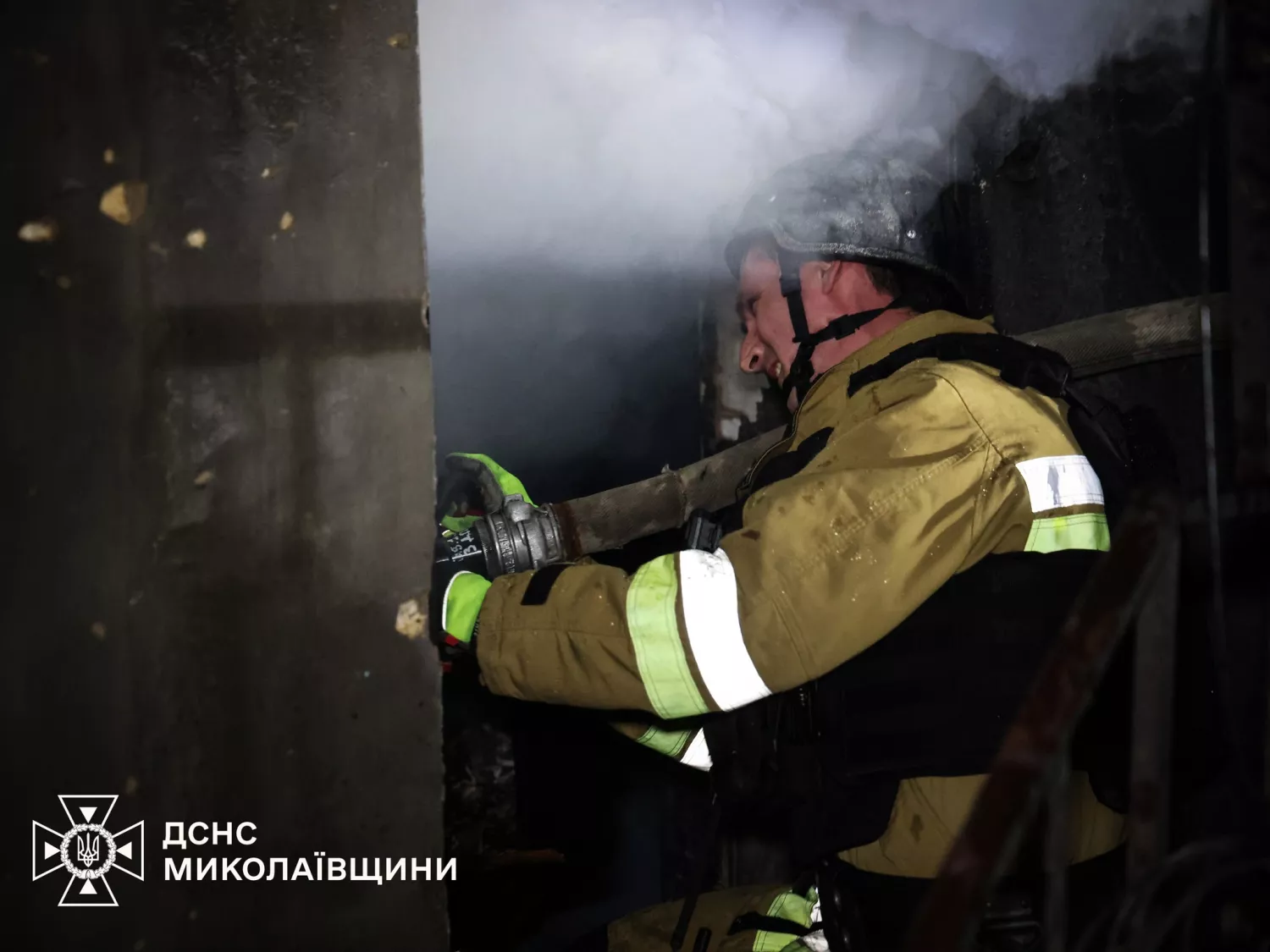 Наслідки обстрілу Миколаєва, фото Головного управління ДСНС