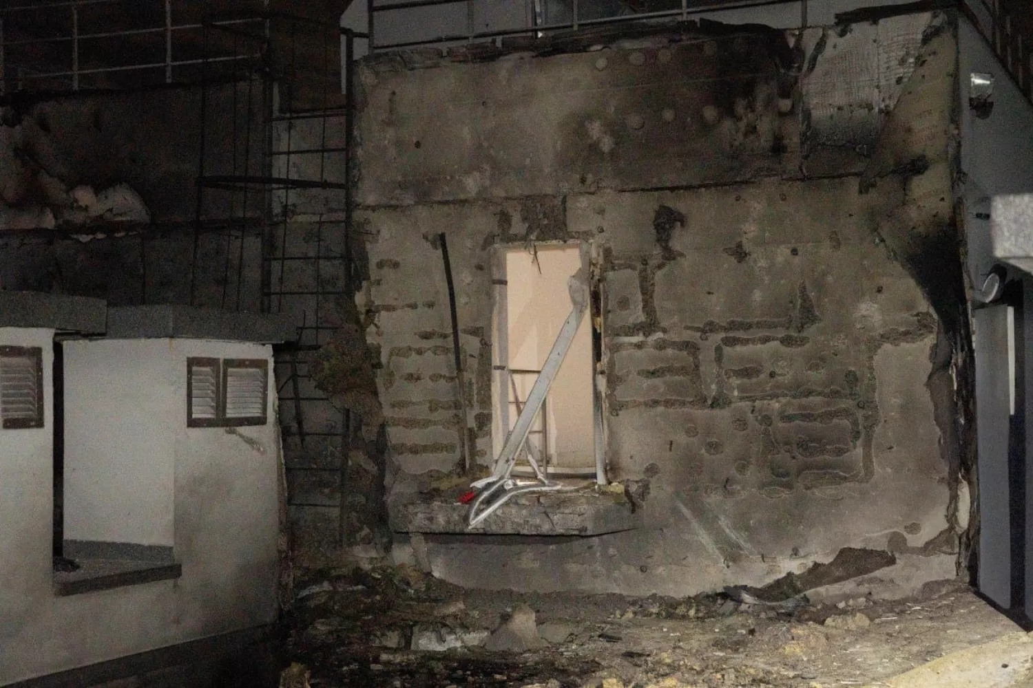 Наслідки обстрілу Одеси 1 травня. Фото: ДСНС