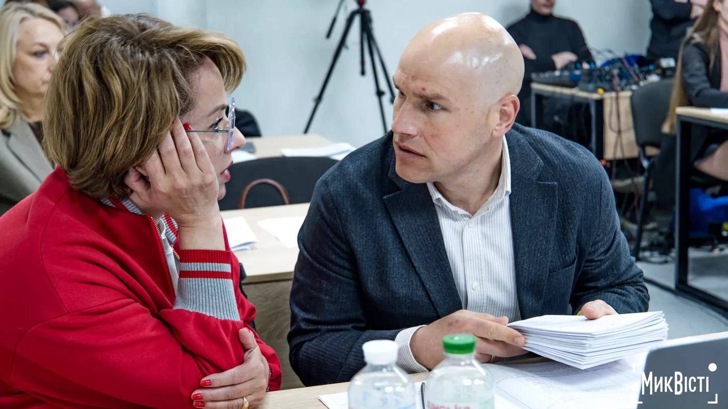 Депутатка Миколаївської міської ради Ганна Ременнікова та голова адміністрації Центрального району, депутат Олександр Береза. Фото: НикВести