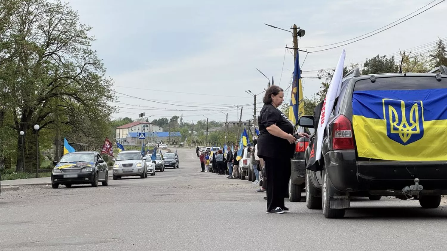 На Миколаївщині відбувся автопробіг на підтримку полонених і зниклих безвісти. Фото: Суспільне Миколаїв